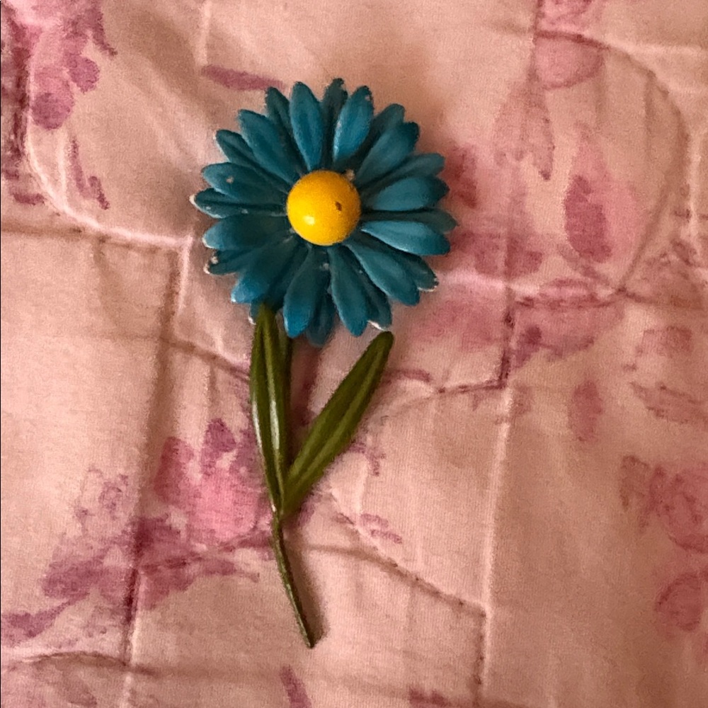 Assorted Floral Vintage-Inspired Enamel Brooches - Multicolor - Picture 5 of 14